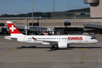 SWISS AIRBUS A220 ZRH RF 002A3722.jpg