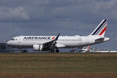 AIR FRANCE AIRBUS A320 CDG RF 002A2961.jpg