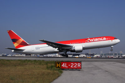 AVIANCA BOEING 767 300 JFK RF 0805