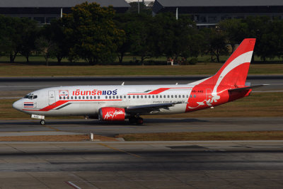 AIR ASIA BOEING 737 300 BKK RF.jpg