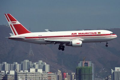 AIR MAURITIUS BOEING 767 200ER HKG RF 989 29.jpg
