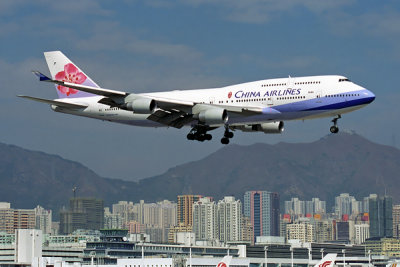 CHINA AIRLINES BOEING 747 400 HKG RF 1096 20.jpg