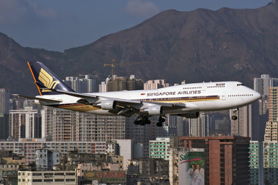 SINGAPORE AIRLINES BOEING 747 400 HKG RF 1112 27.jpg