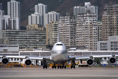 JAPAN AIRLINES BOEING 747 400 HKG RF 594 18.jpg