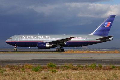 UNITED BOEING 767 200 JFK RF 1080 7.jpg