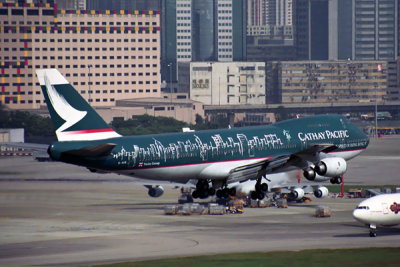 CATHAY PACIFIC BOEING 747 200 HKG RF 1184  29 05JUL98.jpg