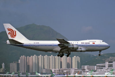 AIR CHINA BOEING 747 200 HKG RF 677 8.jpg