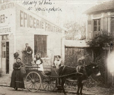 Epicerie Meunier. Ou dans la rue???