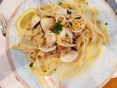 The main course for the evening was clams over pasta cooked with butter--yummy.