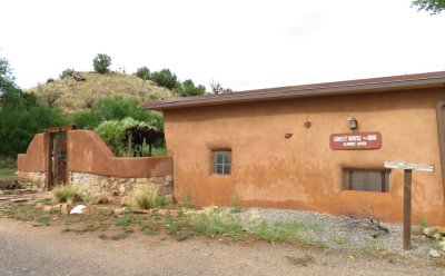 We met Kent, Cheryl, Kraettli, Kay and Kevin at Ghost Ranch; after parking, we walked around the property. The gate at the left of Ghost House led to a small meditation garden.