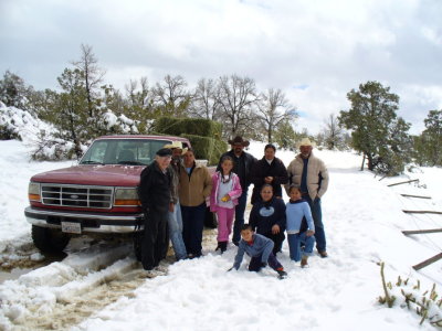 Bill and Sandoval family in snow Feb 2006