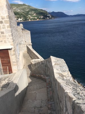 Walking the Dubrovnik city walls 