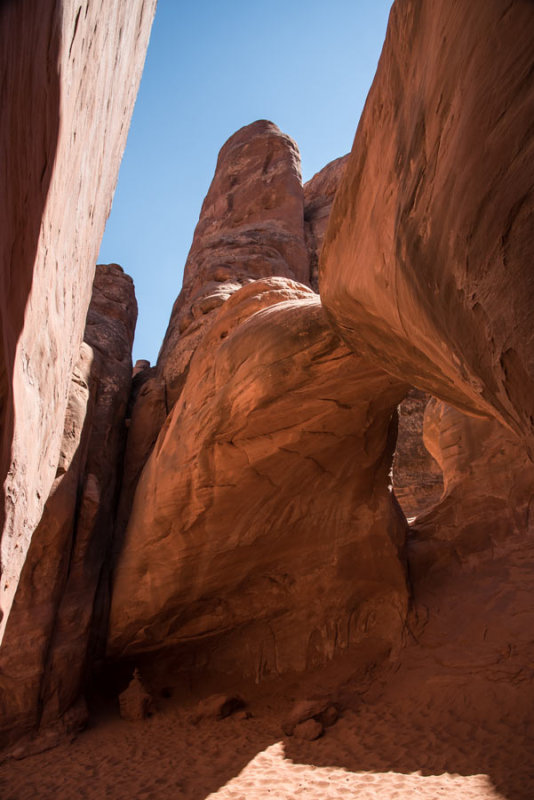 Arch-in-Big-Rock-751_1609-1.jpg