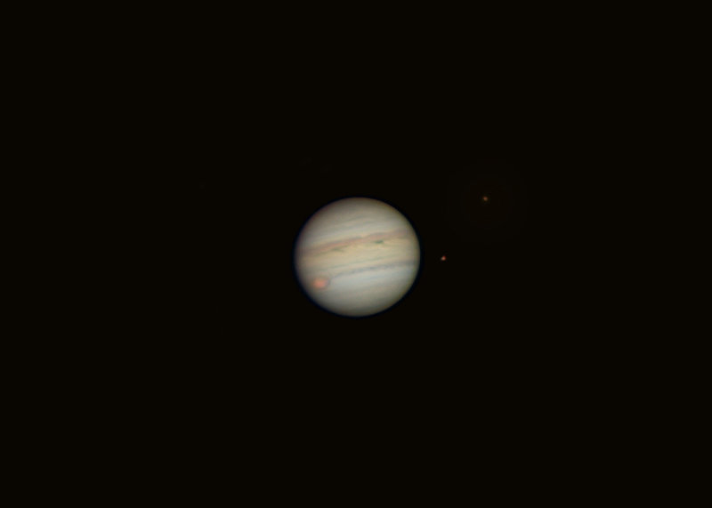 Jupiter mit rotem Fleck