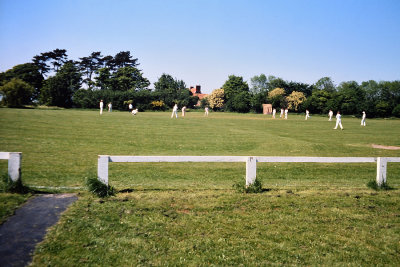 F39-08 1982 Village Cricket