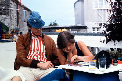 F13-01 1977 Dutch friends at the Sailors Arms, Newquay