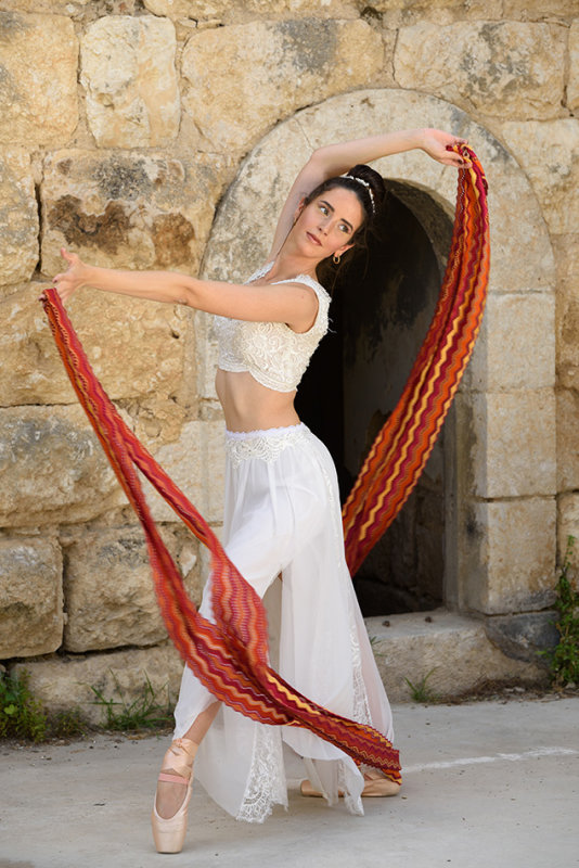 Dance with the ribbon Frame III