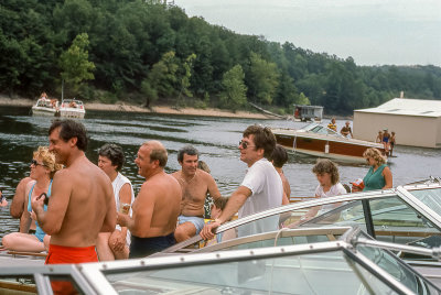 Connie, Pack, Sharon, Dennis, Floyd, Chuck, Whitney & some girl in another boat
