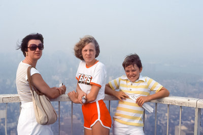 Karla, Kim Figge & Kelly on top of World Trade Center