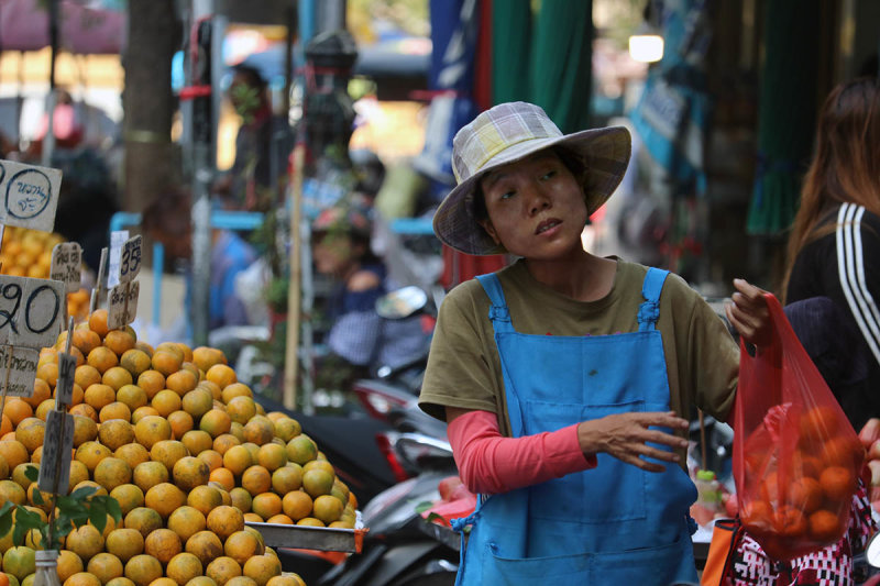 fruit vendor.jpg