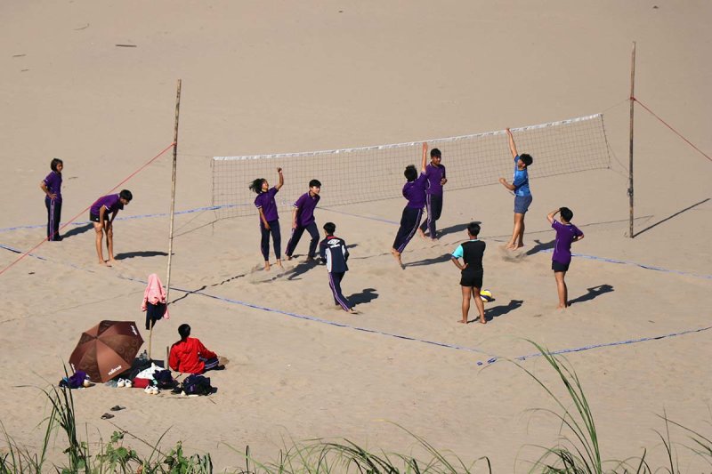 beach volleyball practice.jpg