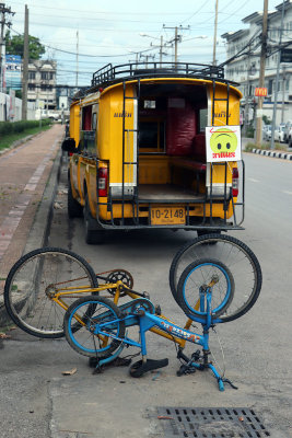 bicycles and songtheow.jpg