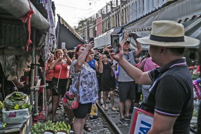 Maeklong Railway Market