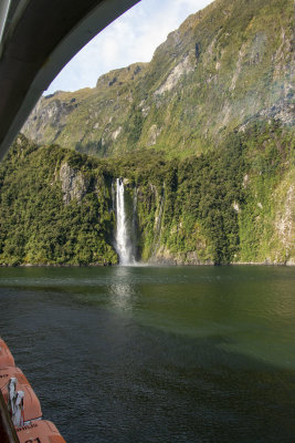 Sterling Falls, Miflord Sound