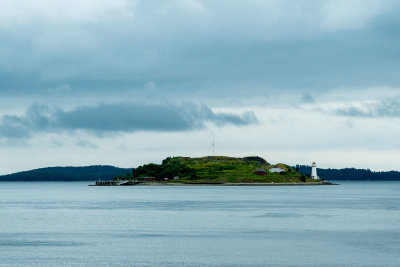Distand Georges Island