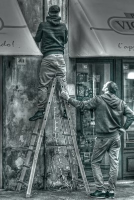 Parma ladder guys_tonemapped.jpg