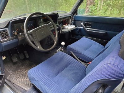 242_interior.jpg