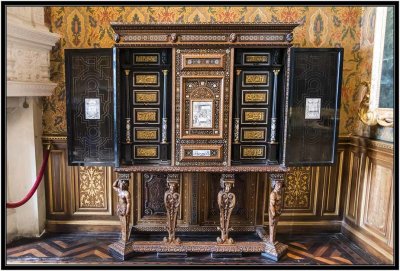 52 Florentine renaissance cabinet D7507889.jpg