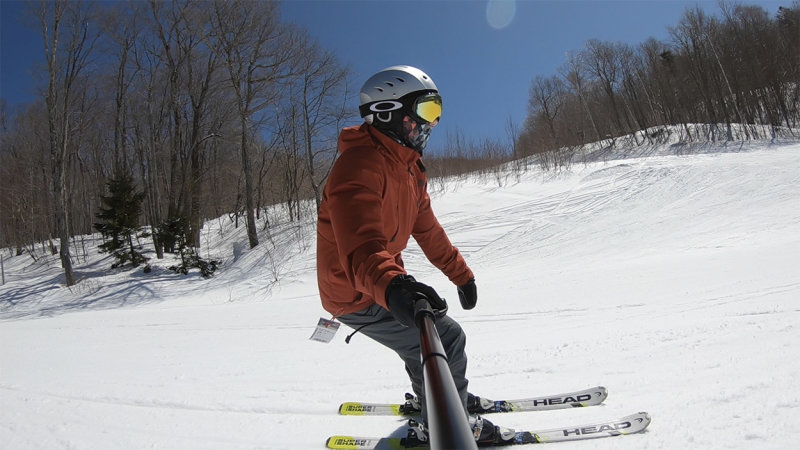 gavin_skis.jpg