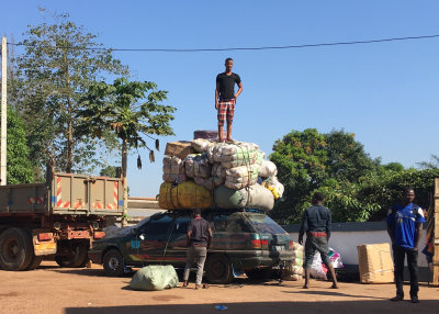 Loading the Roof, Guinea