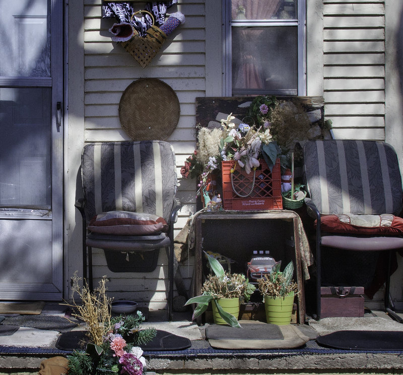 Delano Porch Decoration