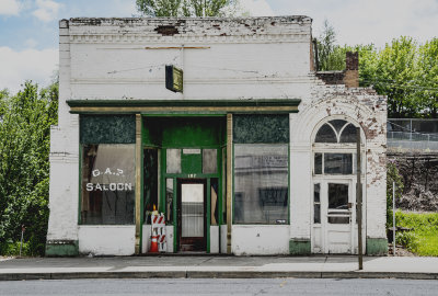 Defunct Saloon