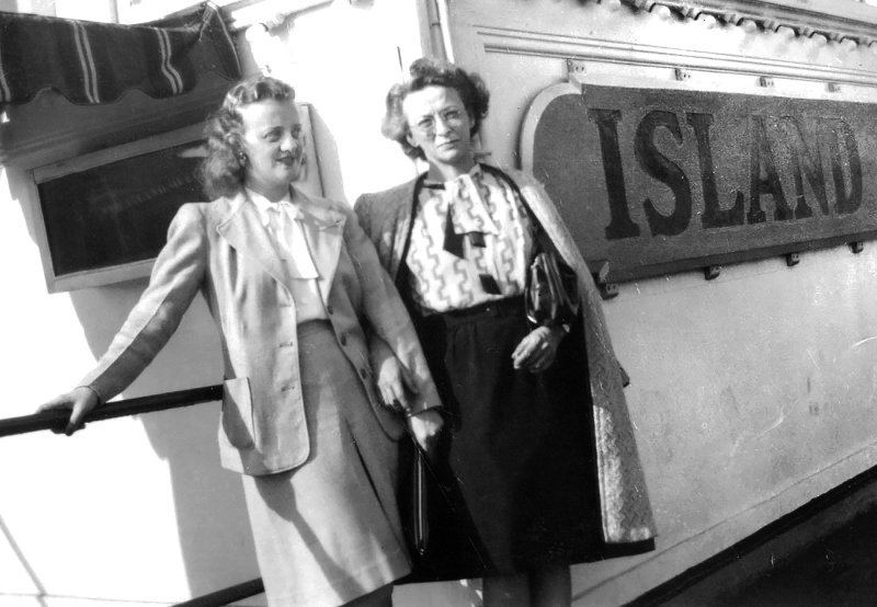 Vera and Elsie Stumpf
