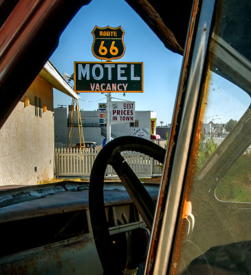 Route 66 Motel / Barstow
