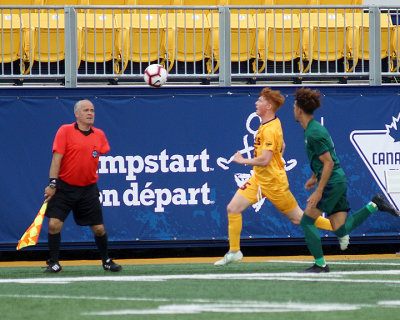 Queen's vs Nipissing 05616 copy.jpg