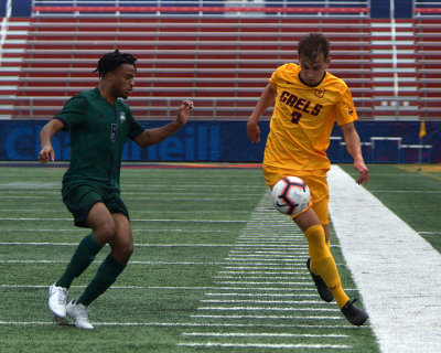Queen's vs Nipissing 05631 copy.jpg