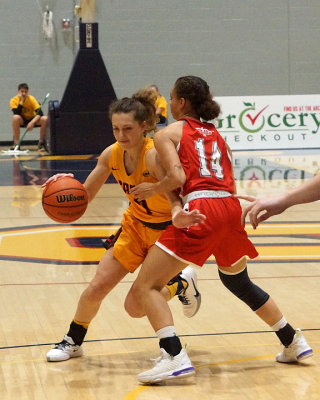 Queen's vs Algoma 04188 copy.jpg