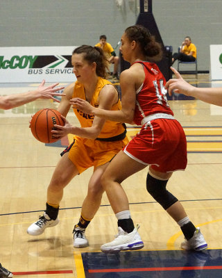 Queen's vs Algoma 04191 copy.jpg