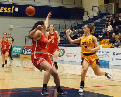 Queen's vs Algoma 04239 copy.jpg