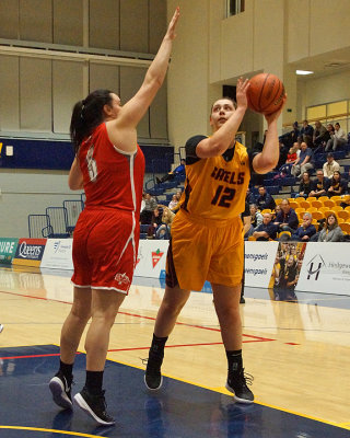 Queen's vs Algoma 04312 copy.jpg