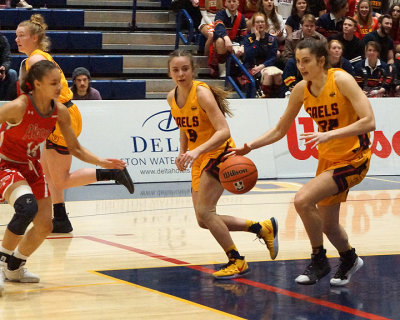 Queen's vs Algoma 04569 copy.jpg