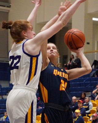 Queen's vs Laurier 06064 copy.jpg