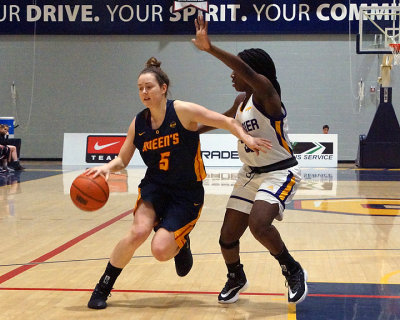 Queen's vs Laurier 06078 copy.jpg