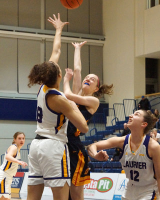 Queen's vs Laurier 06112 copy.jpg