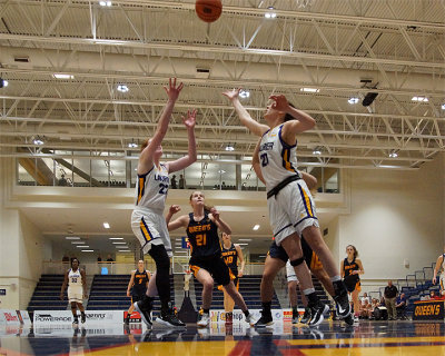 Queen's vs Laurier 06315 copy.jpg