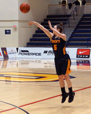Queen's vs Laurier 06431 copy.jpg